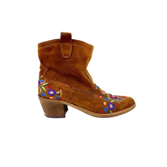 Brown Suede Boots with Floral Embroidery - Picture 2 of 5